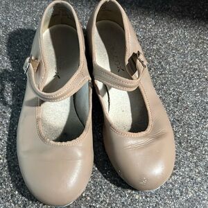 Capezio tan tap shoes